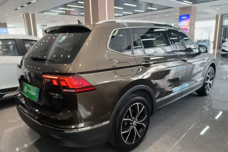 Used Volkswagen Tiguan L 2019 330TSI Automatic Two-Wheel Drive Smart Luxury Version China V Emission Standard
