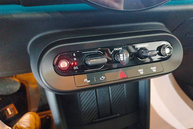 Used MINI MINI 2025 1.5T COOPER Classic Edition