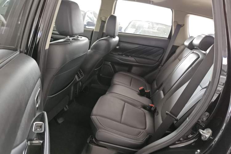 Used Mitsubishi Outlander 2020 2.0L Two-Wheel Drive Enjoyment Version 5 Seats