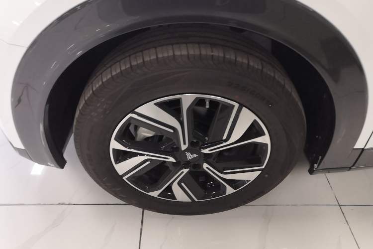 Used NETA U 2023 Neta U-Ⅱ 500 U Show Edition – Lithium Iron Phosphate