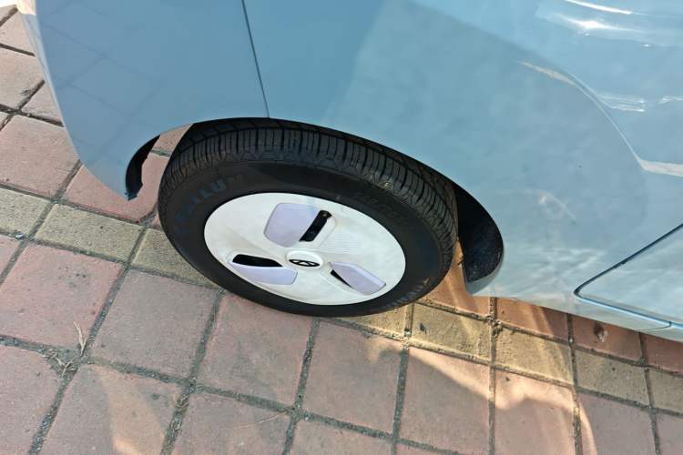 Used Chery QQ Ice Cream 2022 170km Sundae Phosphate Lithium-Ion