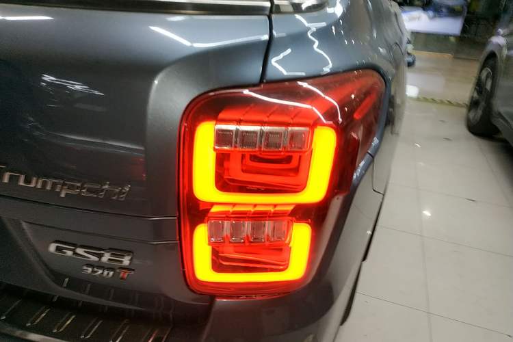 Used GAC Trumpchi GS8 2017 320T Two-Wheel Drive Luxury Smart Connectivity Version (7 Seats)
