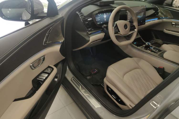 Used BYD Han 2025 EV Intelligent Driving Edition 701KM LiDAR Flagship Model
