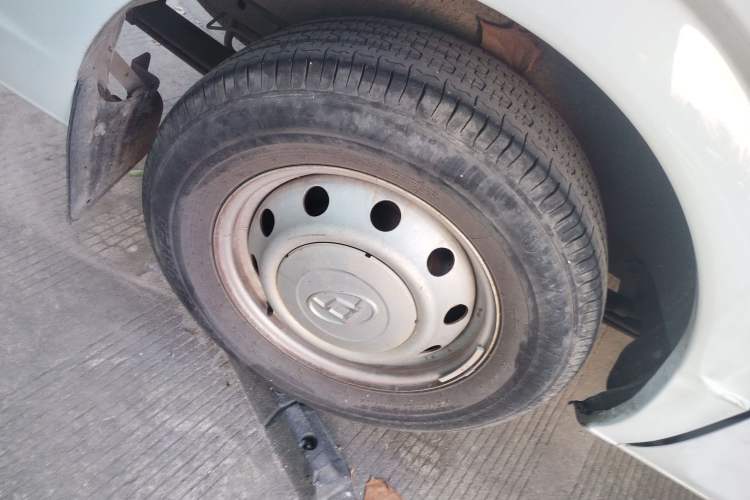 Used SAIC MAXUS Xintu V80 2023 2.0T Manual Classic Aoyuntong Power Version Short Wheelbase Ultra-Low Roof 5/6-Seater