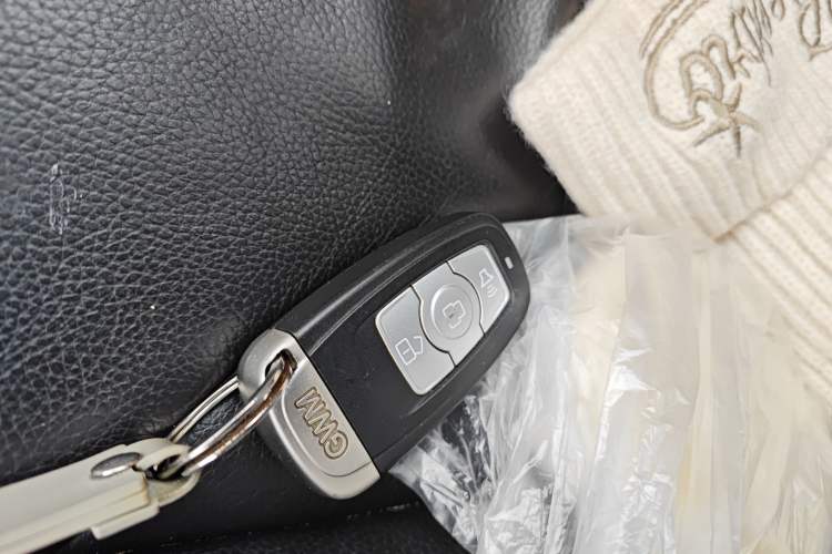 Used Haval H6 2015 Upgraded Model 1.5T Manual Two-Wheel Drive Prestige Version
