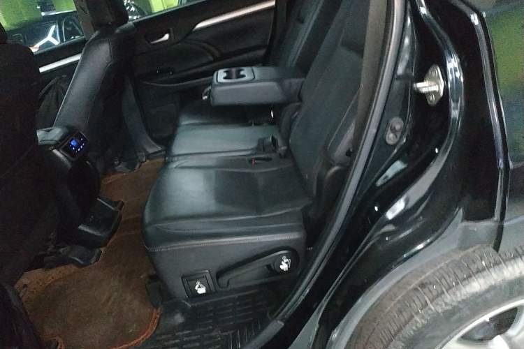 Used Toyota Highlander 2018 2.0T Four-Wheel Drive Prestige Version 7 Seats China VI Standard
