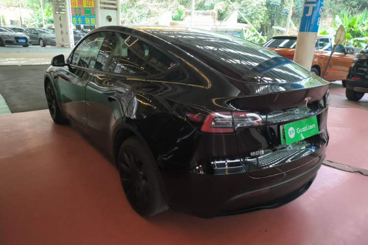 Used Tesla Model Y 2022 Long-Range All-Wheel-Drive Version