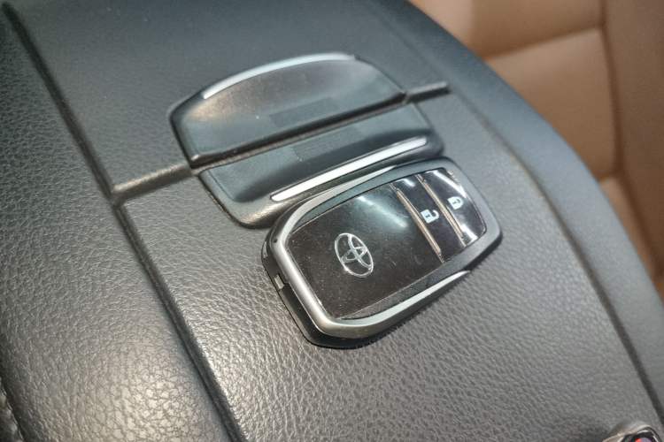 Used Toyota Highlander 2018 2.0T Four-Wheel Drive Knight Edition 7 Seats China VI Standard