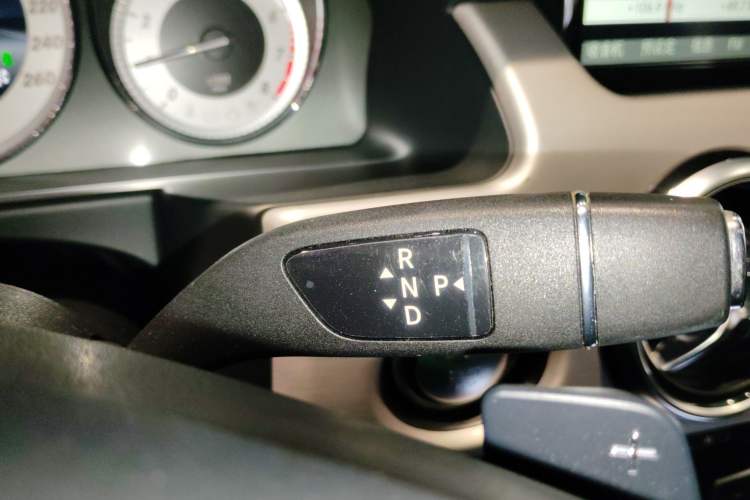 Used Mercedes-Benz GLK-Class 2013 Facelift GLK 300 4MATIC Fashion Edition
