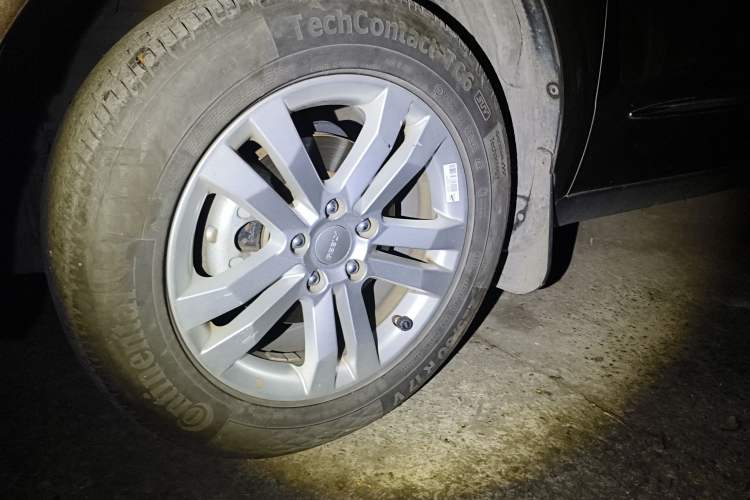 Used Geely Auto GX7 2015 Classic Edition 1.8L Manual New Urban Upgrade Version China V Standard
