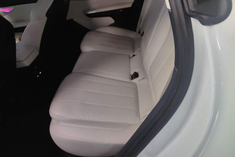 Used Lynk & Co 07 2024 EM-P 126 Long-Range Halo
