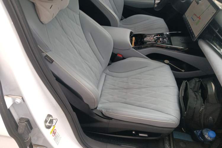 Used BYD Seal 2022 550 km Standard Range Rear-Wheel Drive Prestige Version
