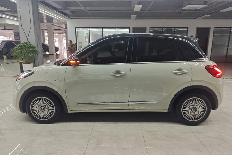 Used Wuling Bingo 2023 333 km Lingxi Connected Version
