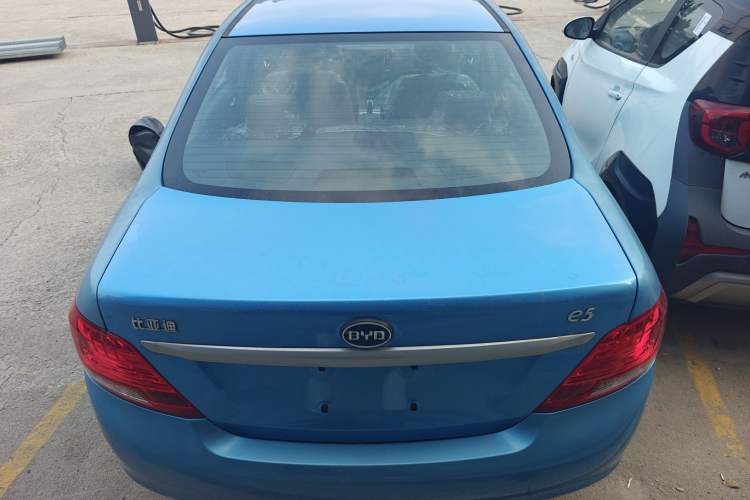 Used BYD e5 2018 Travel Edition
