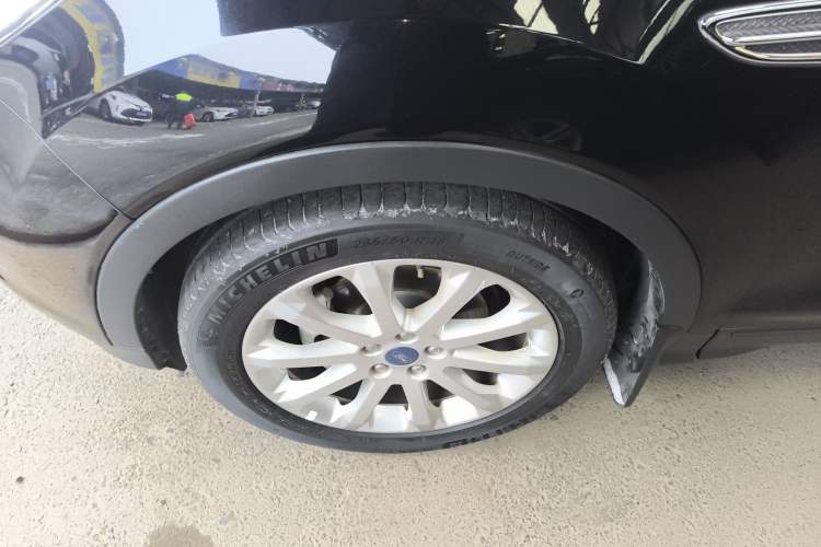 Used Ford Kuga 2013 1.6L GTDi Two-Wheel-Drive Trend Model
