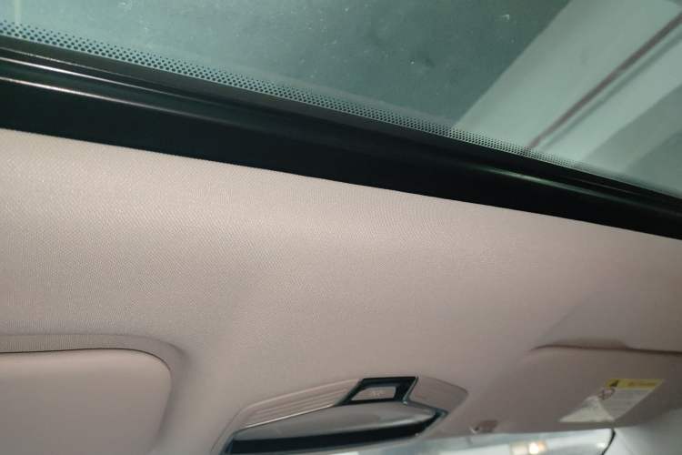 Used Geely Auto Emgrand 2022 4th Generation 1.5L CVT Flagship Model
