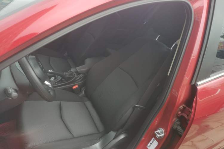 Used Mazda Mazda 3 Axela 2017 Sedan 1.5L Manual Comfort Model Emission Standard China V
