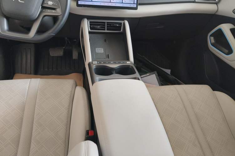 Used BYD Yuan UP 2025 Intelligent Driving Version 401 km Beyond-Range Edition
