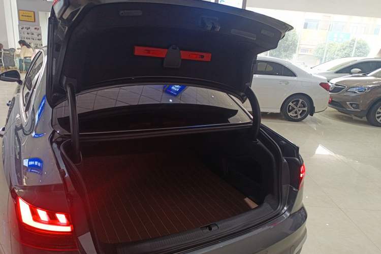 Used Audi A4L 2022 40 TFSI Fashion Dynamic Model
