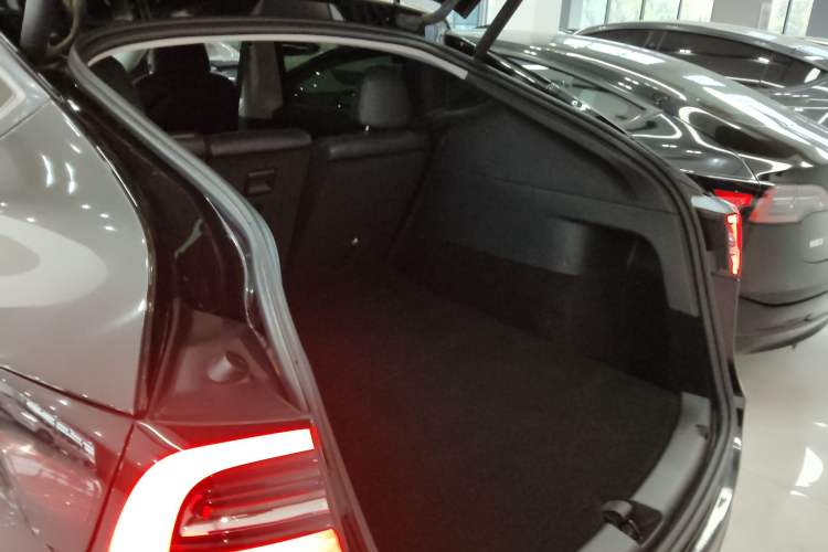 Used Tesla Model Y 2022 Performance High-Performance All-Wheel-Drive Version
