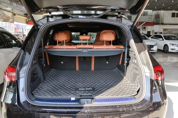 Used Mercedes-Benz GLC 2023 GLC 300 L 4MATIC Dynamic 7-Seater