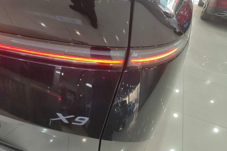 Used XPeng X9 2025 740 Ultra-Long Range Max
