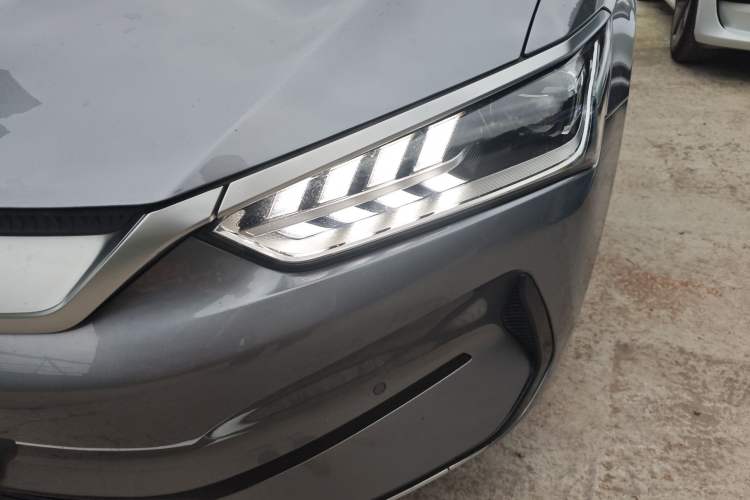 Used BYD Qin PLUS 2024 Honor Edition EV 510KM Beyond Model
