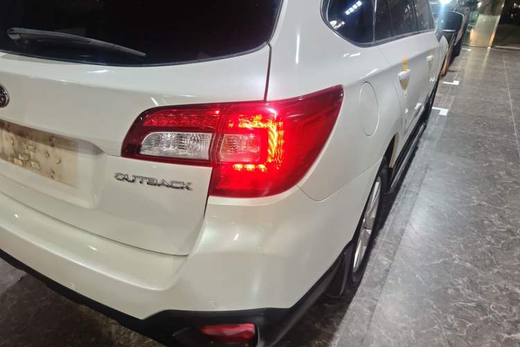 Used Subaru Outback 2017 2.5i Luxury Navigation Edition with EyeSight
