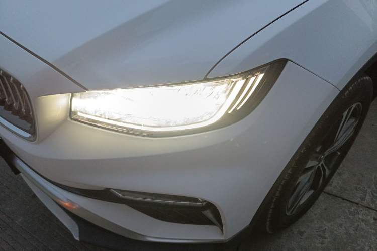 Used Geely Auto Emgrand X7 Sport 2022 1.8TD DCT Zhiya Trim