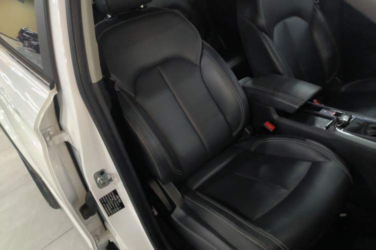 Used Roewe RX5 2019 20T Two-Wheel Drive Automatic Ali Smart Connectivity Platinum Edition
