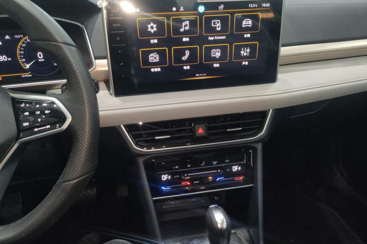 Used Volkswagen Tharu 2023 300TSI Two-Wheel-Drive Full Moon Edition
