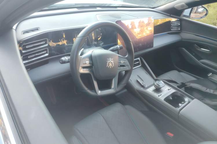 Used BYD Qin L 2025 DM-i Smart Drive 120KM Excellence Model