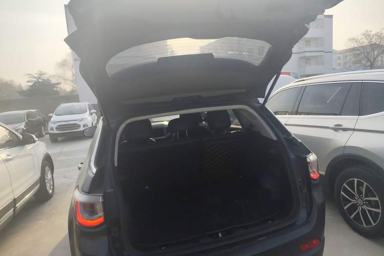 Used  Compass 2017 200T Automatic Family Edition
