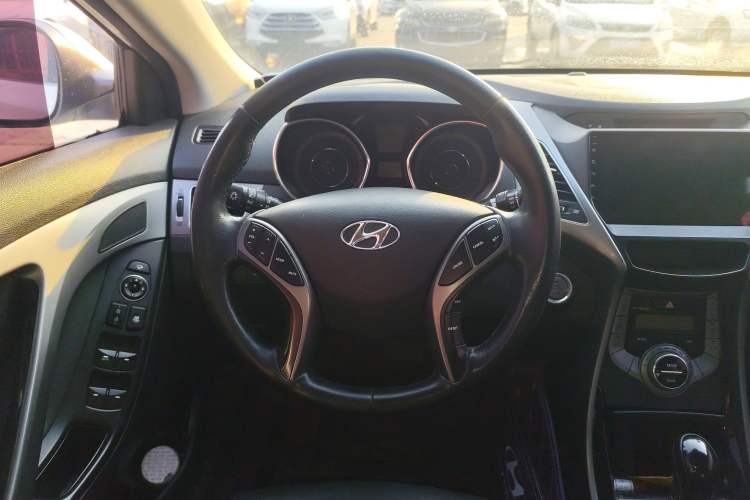 Used Hyundai Elantra 2015 1.6L Automatic Luxury Model