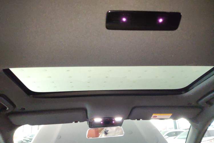 Used Li Auto L8 2023 Pro Model
