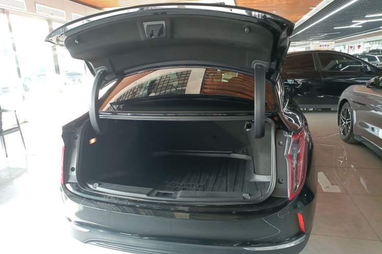 Used Hongqi E-QM5 2022 431 km Charge & Enjoy Edition
