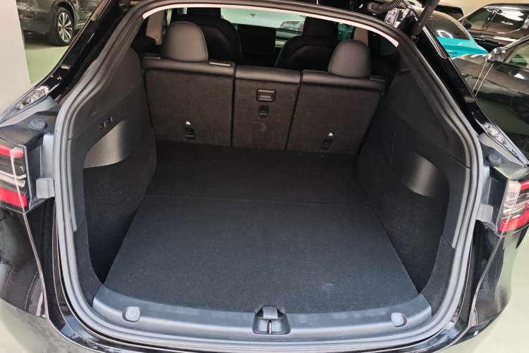 Used Tesla Model Y 2022 Rear-Wheel-Drive Version
