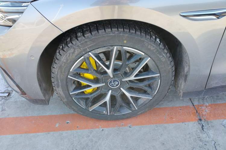 Used BYD Han 2024 EV Glory Edition 610 km All-Wheel Drive "Tian Shen Zhi Jia" Intelligent Driving Model