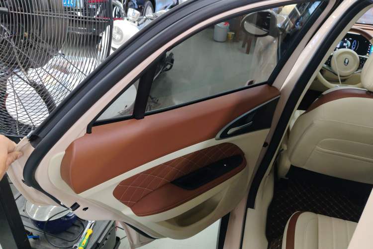 Used ORA Good Cat 2023 401 km Standard Range Prestige Version Lithium Iron Phosphate
