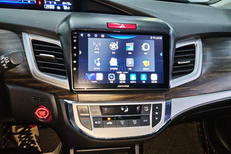 Used Honda Jade 2017 1.8L automatic Comfort version 5 seats
