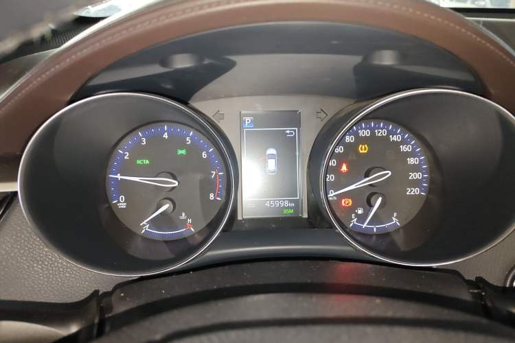 Used Toyota IZOA 2018 2.0L Yixuan Version China V Standard
