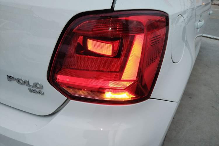 Used Volkswagen Polo 2016 1.6L Automatic Comfort Model
