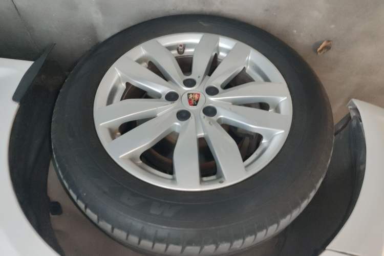 Used Roewe 350 2015 1.5L Manual Luxury Sunroof Edition
