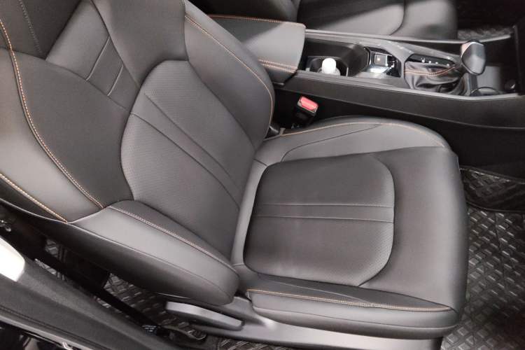 Used Dongfeng Aeolus Yixuan 2025 1.5L Automatic Luxury Version