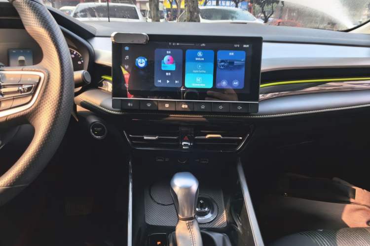 Used Roewe i5 2021 1.5L CVT Platinum Edition