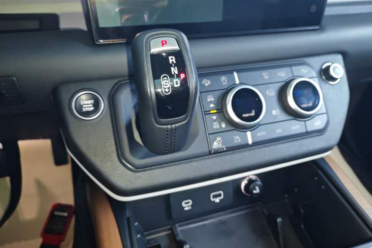 Used Land Rover Defender 2023 110 3.0T P400 X-DYNAMIC HSE
