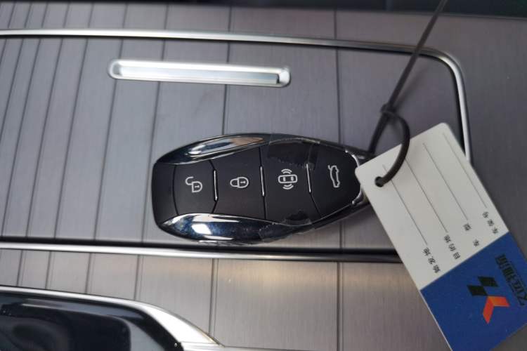 Used Hongqi HS7 PHEV 2024 2.0T PHEV Four-Wheel Drive Flagship Edition 7 Seats
