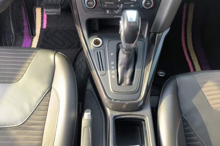 Used Ford Focus 2015 Hatchback 1.6L Automatic Fashion Edition