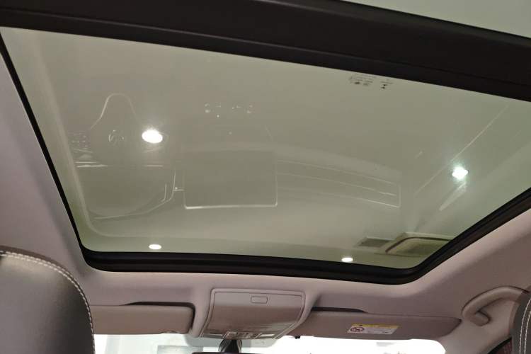 Used Volkswagen Tiguan L 2022 330TSI Automatic Two-Wheel Drive Smart Edition
