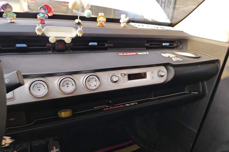 Used Wuling Hongguang MINIEV 2022 GAMEBOY 200km Gaming Edition with Lithium Iron Phosphate
